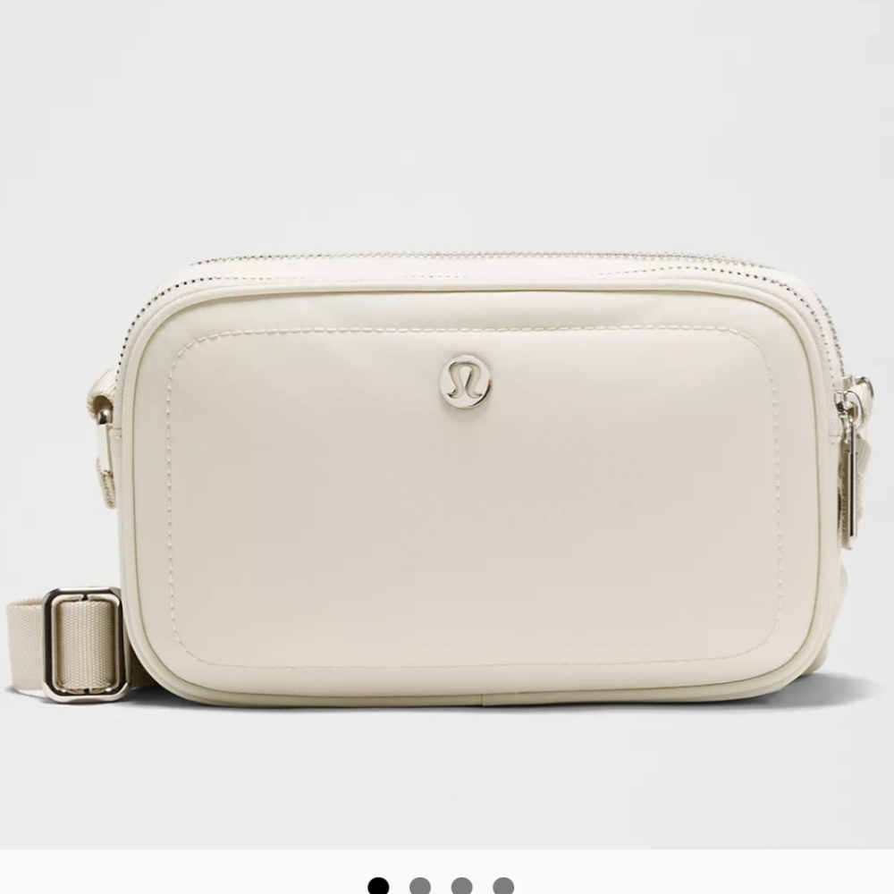 Crossbody Lululemon Camera Bag 2L